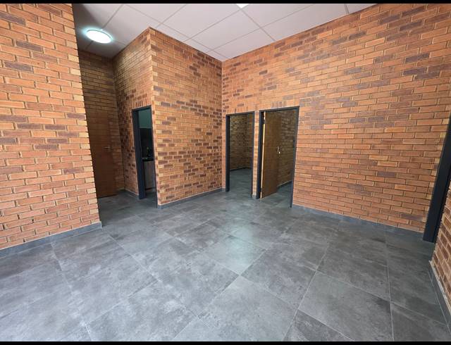 977M² WAREHOUSE TO LET IN ORMONDE